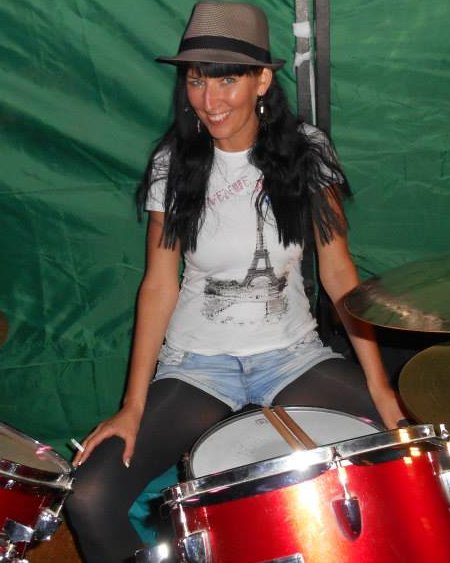 BOSORKY - Veronika Vášová - bicí